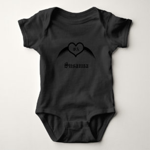 Gotisch Gevleugeld Hart Custom Monogram Romper