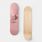 Gotisch hart en rozen op roos goud met monogram persoonlijk skateboard (Voorkant)
