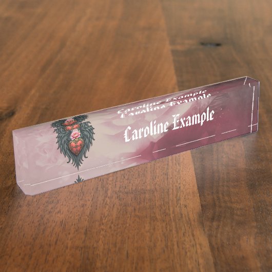 Gotisch hart met bloei en vleugels. naambordje (Zijkant)