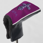 Gotisch kruis in reliëfdruk in Paars met monogram Golfheadcover (3/4 voorkant)