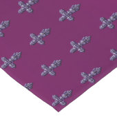 Gotisch kruis in reliëfdruk in Paars met monogram Korte Tafelloper (Hoek)