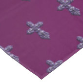 Gotisch kruis in reliëfdruk in Paars met monogram Tafelkleed (Gekanteld)