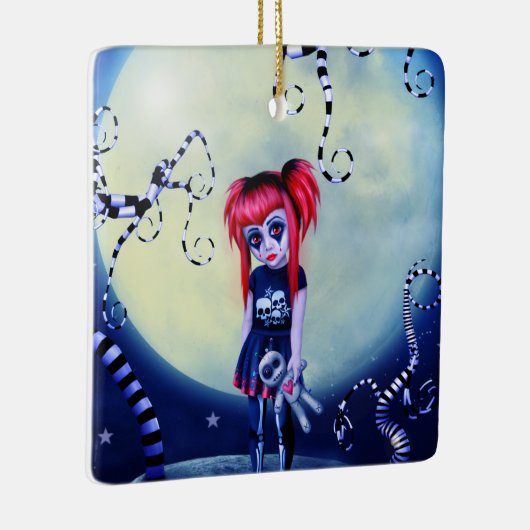 Gotisch meisje voodoo doll en griezelige wijnstokk keramisch ornament (Rechts)