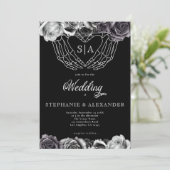 Gotisch Monogram Rozen Skelet Handen Bruiloft Kaart (Staand voorkant)