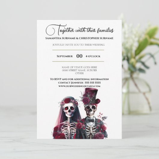 Gotisch skelet dode bruidegom bordeaux wit kaart (Staand voorkant)