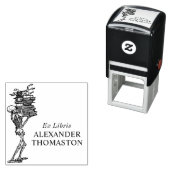 Gotisch skelet met boeken Bibliotheeknaam Zelfinktende Stempel (In situ)