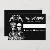 Gotisch skelet paar bloemenbruiloft RSVP kaartje (Voorkant / Achterkant)