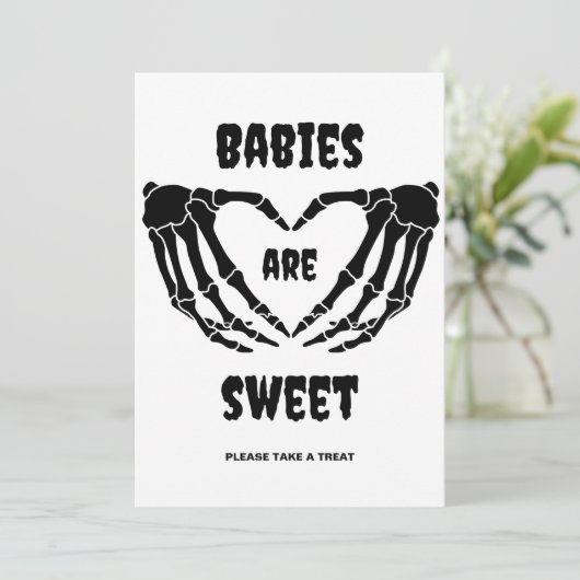 Gotische baby's zijn lief Halloween Baby shower te Kaart (Staand voorkant)