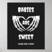 Gotische baby's zijn lief Halloween Baby shower te Poster (Voorkant)