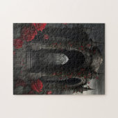 Gotische begraafplaats Gazebo met rode rozen bij n Legpuzzel (Horizontaal)