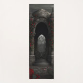 Gotische begraafplaats Gazebo met rode rozen bij n Yogamat (Voorkant)