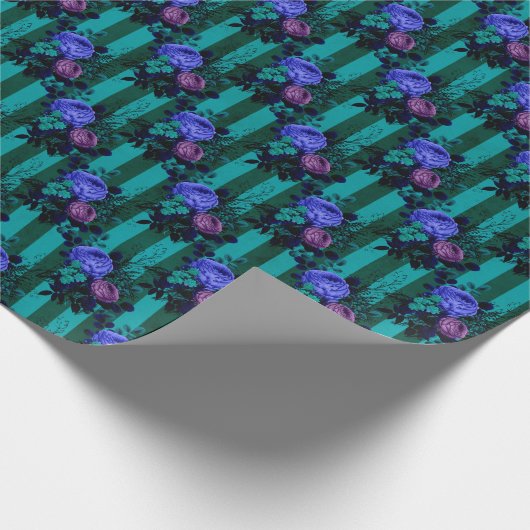 Gotische Blauwe en Paarse Rozen Cadeaupapier (Hoek)