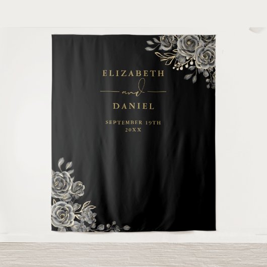 Gotische Bloemen Rozen Bruiloft Foto Booth Achterg Wandkleed (Voorkant)