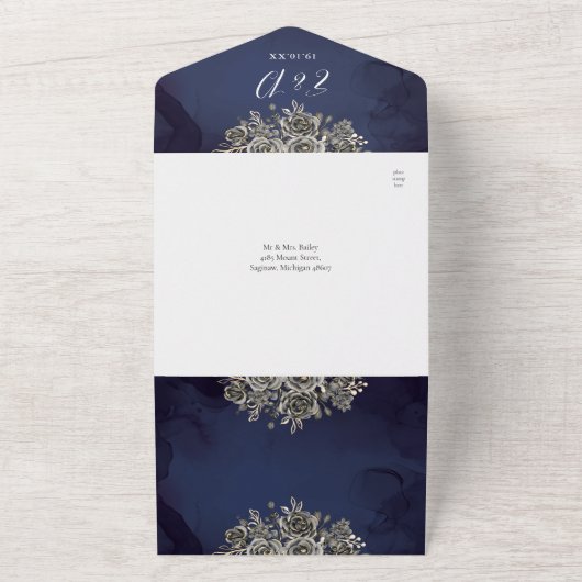 Gotische bloemrijke donkerblauwe QR-code trouwfees All In One Uitnodiging (Buitenkant)