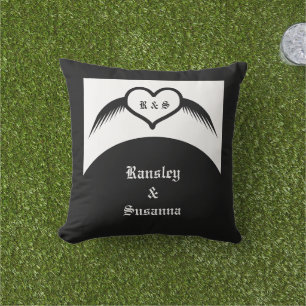 Gotische bruiloft gevleugeld hart Custom Monogramm Buitenkussen
