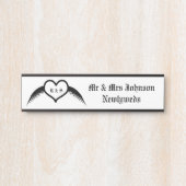 Gotische bruiloft gevleugeld hart Custom Monogramm Deurbordje (Voorkant)
