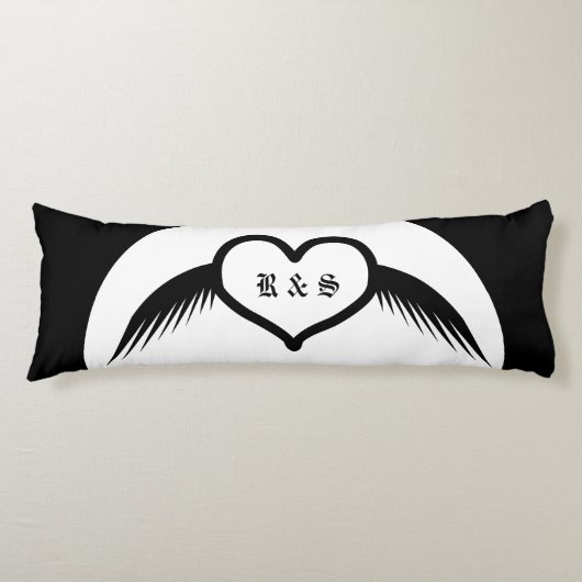 Gotische bruiloft gevleugeld hart Custom Monogramm Lichaamskussen (Voorkant)