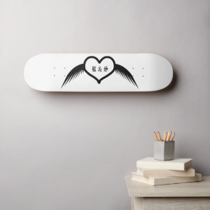 Gotische bruiloft gevleugeld hart Custom Monogramm Persoonlijk Skateboard
