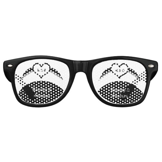 Gotische bruiloft gevleugeld hart Custom Monogramm Retro Zonnebril (Voorkant)