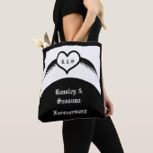 Gotische bruiloft gevleugeld hart Custom Monogramm Tote Bag (Dichtbij)