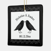 Gotische bruiloft kussen Ravens Custom Keramisch Ornament (Links)