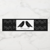 Gotische bruiloft kussen Ravens monogram Waterfles Etiket (Enkel label)