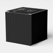 Gotische Candelabra op Pinstripe Wedding Favor Box Bedankdoosjes (Voorkant Zijde)