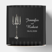 Gotische Candelabra op Pinstripe Wedding Favor Box Bedankdoosjes (Bovenkant)