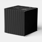 Gotische Candelabra op Pinstripe Wedding Favor Box Bedankdoosjes (Achterkant)