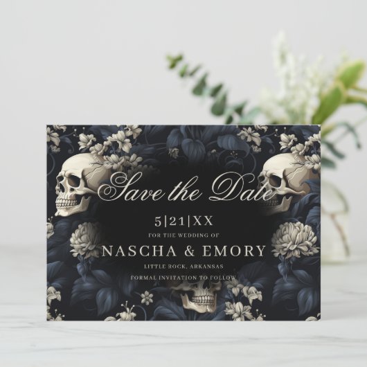 Gotische Elegante Bloemenschedels Donkere Bruiloft Save The Date (Staand voorkant)