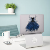 Gotische Fairy Navy Gown | Deep Cobalt Blue Sheen Sticker (Laptop op bureau)