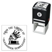 Gotische gekroonde schedel op boek Bibliotheeknaam Zelfinktende Stempel (In situ)