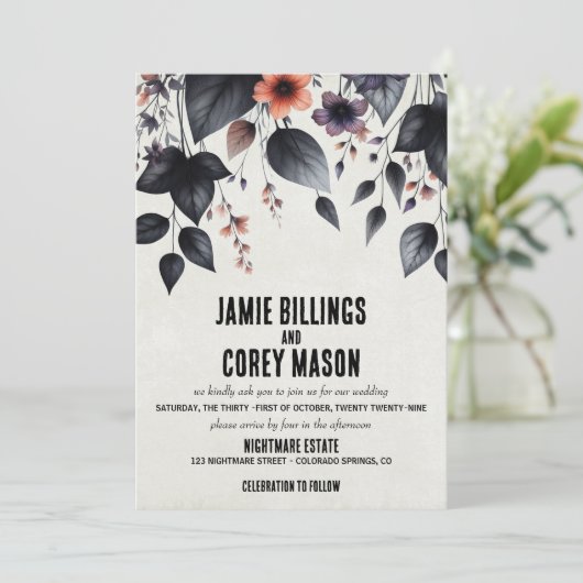 Gotische Halloween Bloemen Huwelijksuitnodiging Kaart (Staand voorkant)