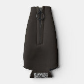 Gotische Halloween Graveyard Headstone Cross Teken Flesjeskoeler (Achterkant)