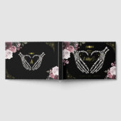 Gotische Halloween Skelet Handen Hart Baby shower Gastenboek (Volledig)