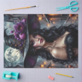 Gotische heks met maanverlichte straat en Paarse R Tissuepapier (Craft)