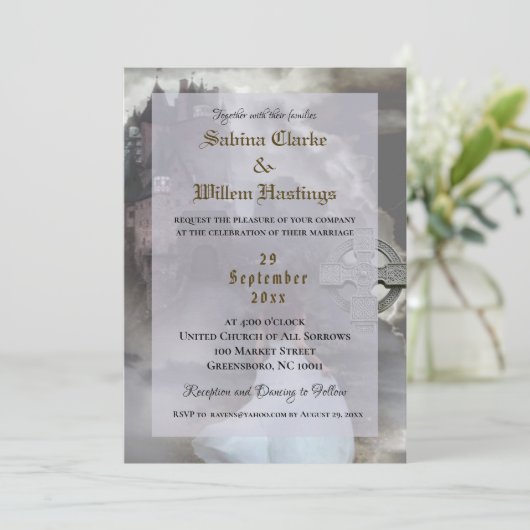 Gotische Kasteel middeleeuwse bruiloft uitnodiging (Staand voorkant)