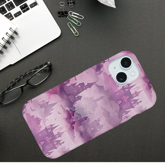 Gotische kastelen in de mist - spookachtige fantas iPhone 15 case