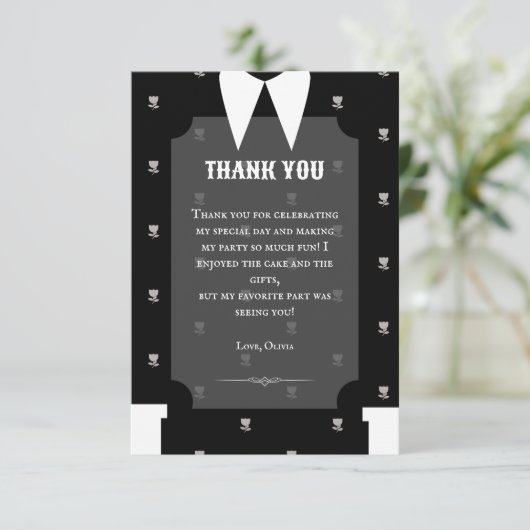 Gotische kleine meid in zwarte jurk Verjaardag Bedankkaart (Staand voorkant)