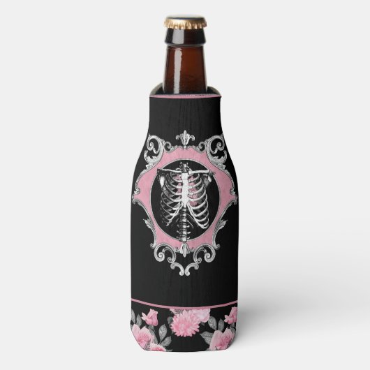 Gotische Liefde | Roze en Zwart Skelet Hart Bloeme Flesjeskoeler (Fles Voorkant)