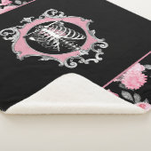 Gotische Liefde | Roze en Zwart Skelet Hart Bloeme Sherpa Deken (3/4)