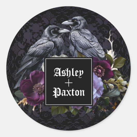 Gotische Paarse Bloemen Boeket op Kant met Ravens Ronde Sticker (Voorkant)