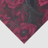 Gotische raaf met donkerrode klaprozen decoupage tissuepapier (Detail)