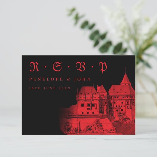 Gotische rode zwarte kasteel bestemming bruiloft RSVP kaartje (Staand voorkant)