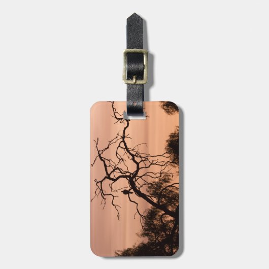 Gotische romantiek Vogel op een winterboom Sjabloo Bagagelabel (Voorkant verticaal)