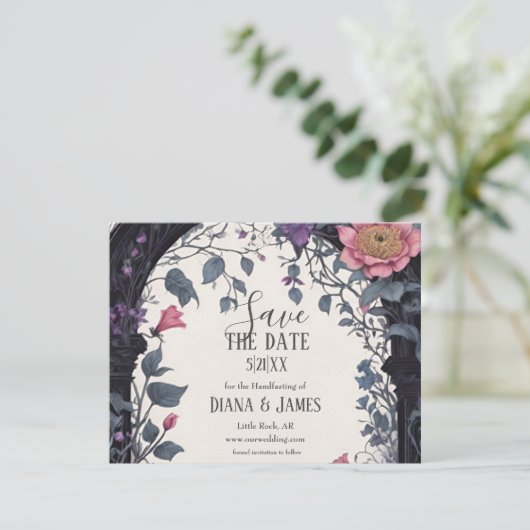 Gotische roze bloementuin poort heidense handvaste save the date (Staand voorkant)