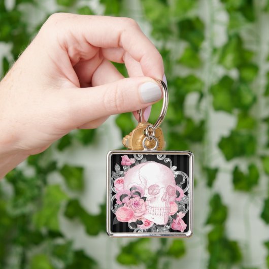 Gotische Roze Schedel met Rozen Sleutelhanger (Hand)