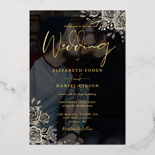 Gotische Rozen Bloemen Foto Huwelijk Zwart en Goud Folie Uitnodiging (Voorkant)