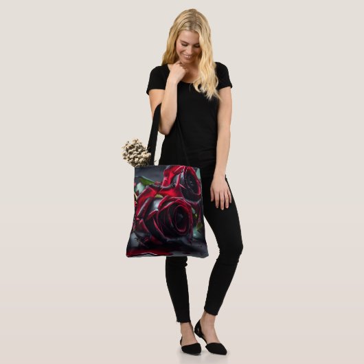 Gotische Rozen Tote Bag (Op model)