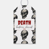 Gotische schedel ‘Dood voor decaf’ | Spooky Funny  Cadeaulabel (Voorkant)